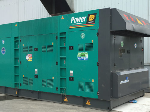 新龙升级发电机组的过程中需要注意哪些安全事项？