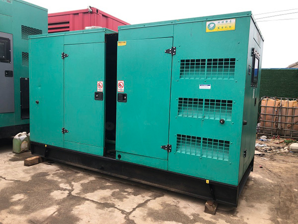 新龙怎样合理控制磷酸铁锂蓄电池的充放电倍率以延长其使用寿命？